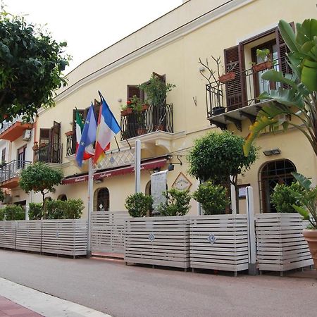 مبيت وإفطار تيراسيني Casa Manzella المظهر الخارجي الصورة