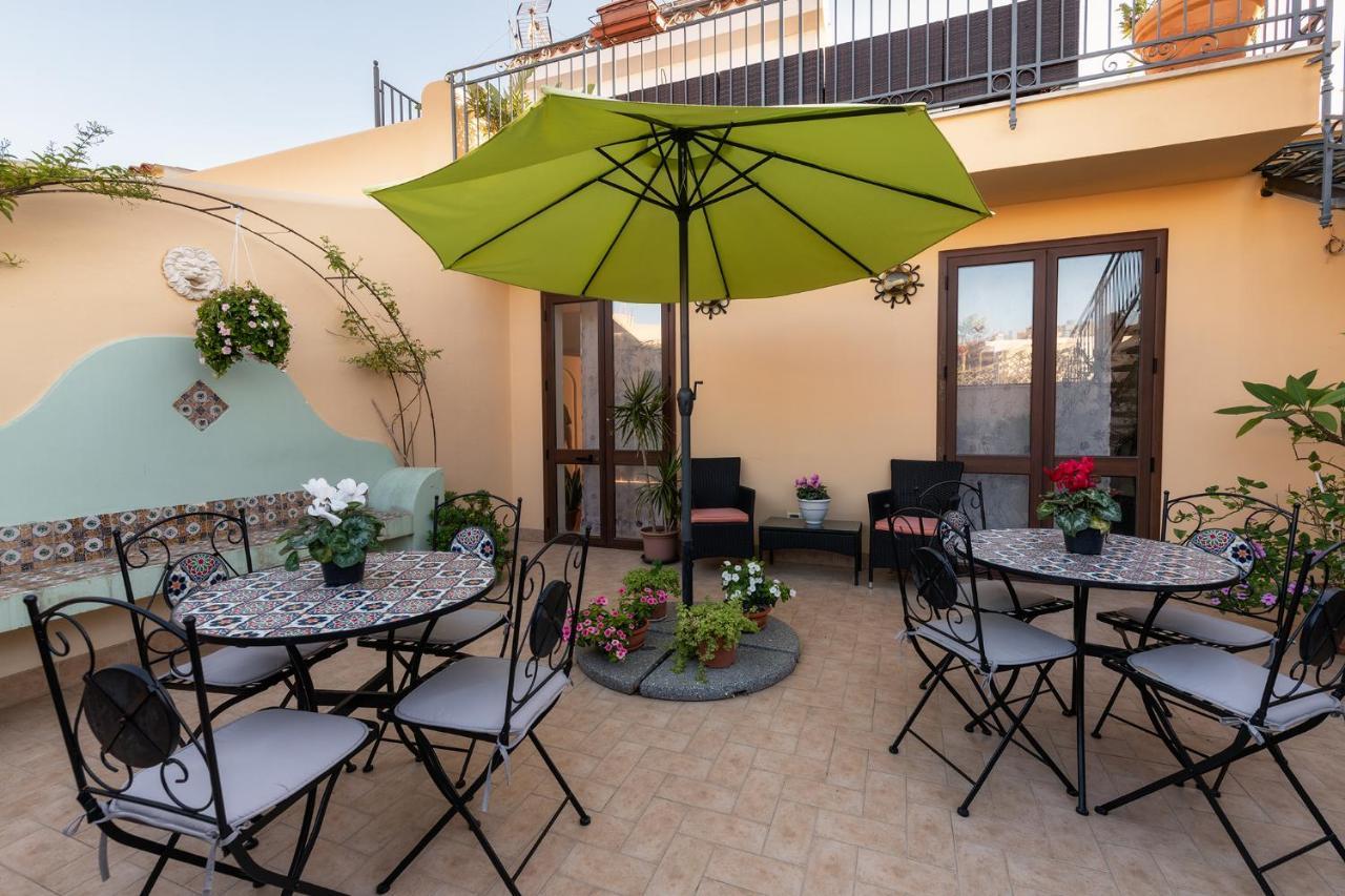 مبيت وإفطار تيراسيني Casa Manzella المظهر الخارجي الصورة