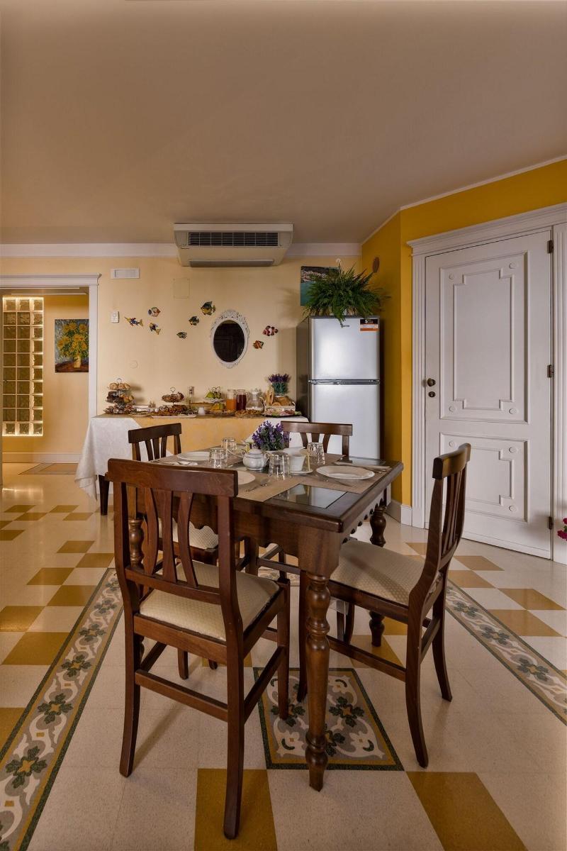 مبيت وإفطار تيراسيني Casa Manzella المظهر الخارجي الصورة