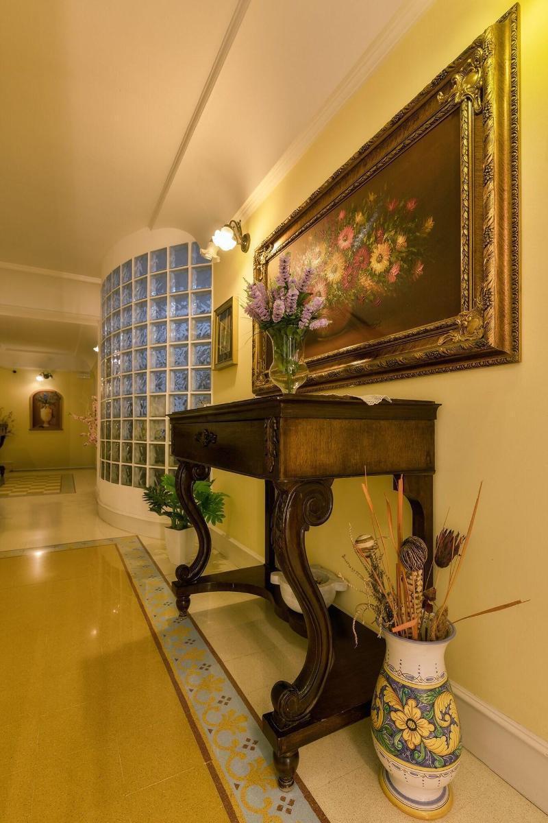 مبيت وإفطار تيراسيني Casa Manzella المظهر الخارجي الصورة
