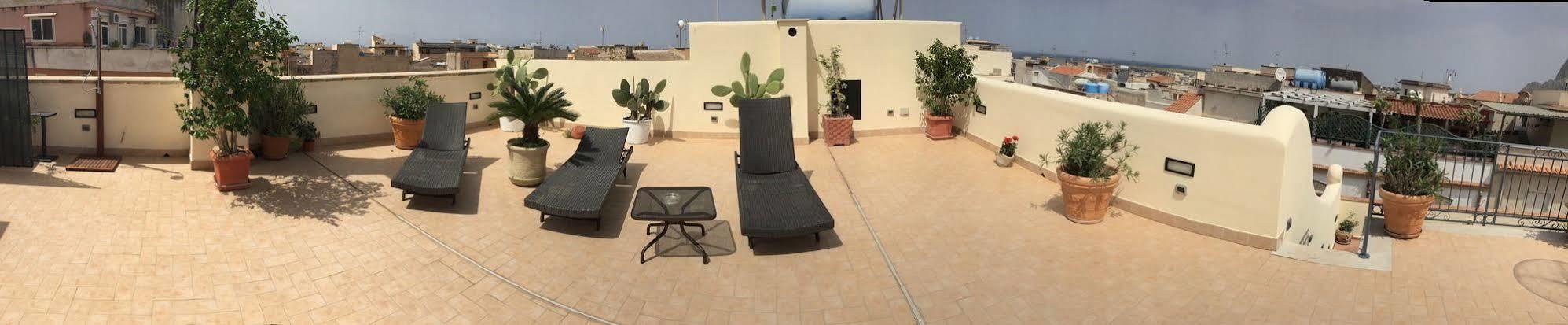 مبيت وإفطار تيراسيني Casa Manzella المظهر الخارجي الصورة